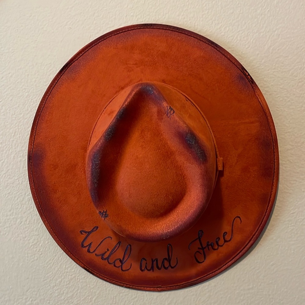 Daugherty Designs NWOT Hand Burned Hat